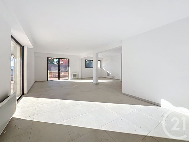 Appartement F4 à vendre - 4 pièces - 132 m2 - St Laurent Du Var - 06 - PROVENCE-ALPES-COTE-D-AZUR