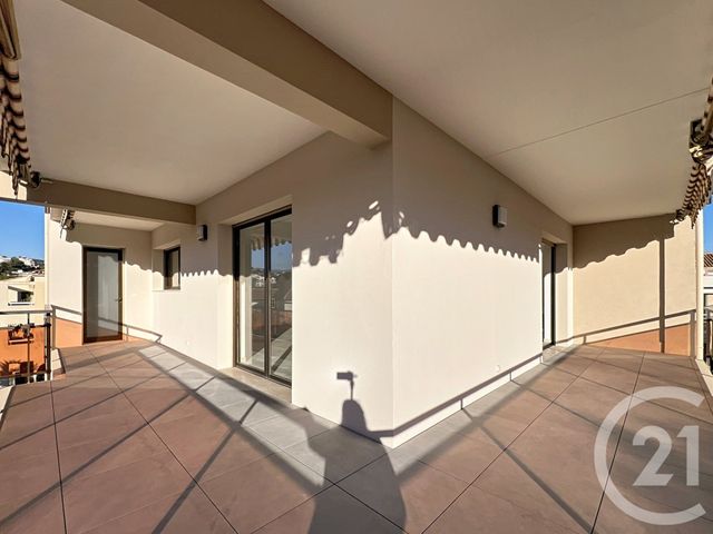 Appartement F4 à vendre - 4 pièces - 132 m2 - St Laurent Du Var - 06 - PROVENCE-ALPES-COTE-D-AZUR