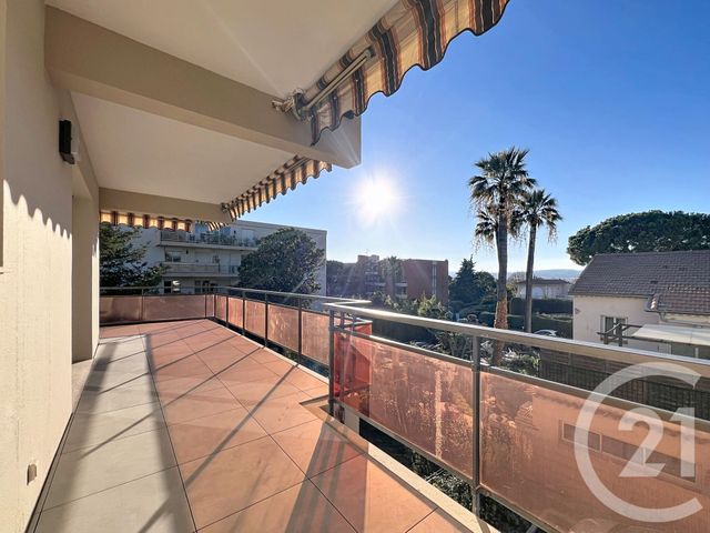 Appartement F4 à vendre - 4 pièces - 132 m2 - St Laurent Du Var - 06 - PROVENCE-ALPES-COTE-D-AZUR