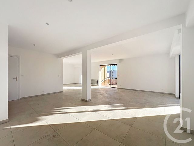 Appartement F4 à vendre - 4 pièces - 132 m2 - St Laurent Du Var - 06 - PROVENCE-ALPES-COTE-D-AZUR