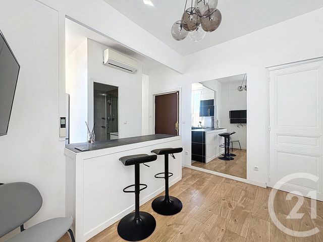 Appartement F2 &agrave; louer - 2 pi&egrave;ces - 31,30 m2 - Cannes La Bocca - 06 - PROVENCE-ALPES-COTE-D-AZUR