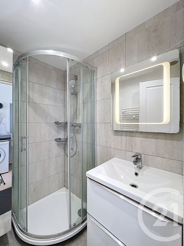 Appartement F2 &agrave; louer - 2 pi&egrave;ces - 31,30 m2 - Cannes La Bocca - 06 - PROVENCE-ALPES-COTE-D-AZUR