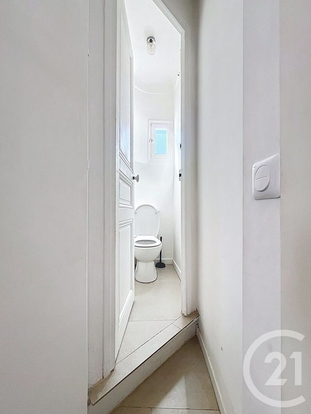 Appartement F2 &agrave; louer - 2 pi&egrave;ces - 31,30 m2 - Cannes La Bocca - 06 - PROVENCE-ALPES-COTE-D-AZUR