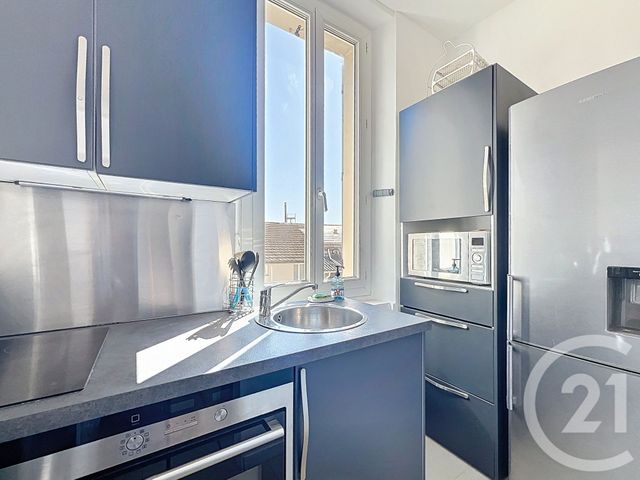 Appartement F2 &agrave; louer - 2 pi&egrave;ces - 31,30 m2 - Cannes La Bocca - 06 - PROVENCE-ALPES-COTE-D-AZUR
