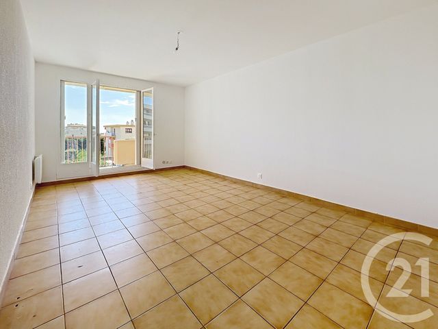 Appartement F3 &agrave; louer - 3 pi&egrave;ces - 58,55 m2 - St Laurent Du Var - 06 - PROVENCE-ALPES-COTE-D-AZUR
