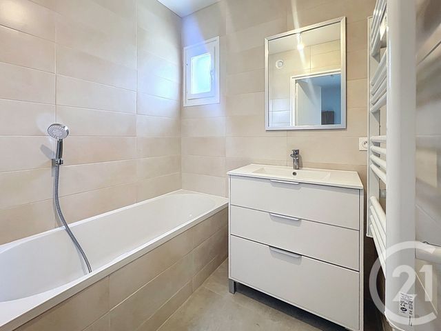 Appartement F3 &agrave; louer - 3 pi&egrave;ces - 58,55 m2 - St Laurent Du Var - 06 - PROVENCE-ALPES-COTE-D-AZUR