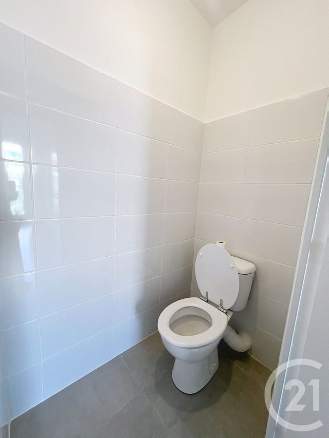 Appartement F3 &agrave; louer - 3 pi&egrave;ces - 58,55 m2 - St Laurent Du Var - 06 - PROVENCE-ALPES-COTE-D-AZUR