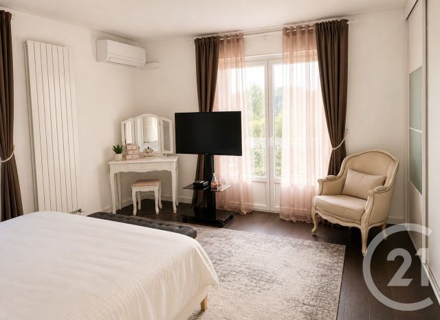 Maison &agrave; louer - 6 pi&egrave;ces - 198,77 m2 - Cagnes Sur Mer - 06 - PROVENCE-ALPES-COTE-D-AZUR