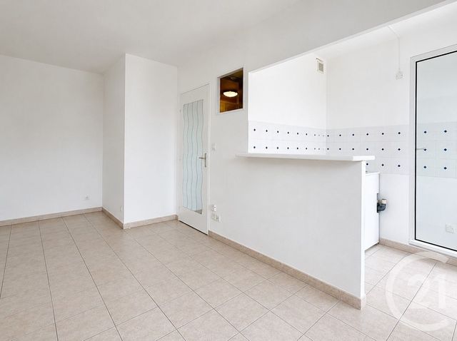 Appartement Studio &agrave; vendre - 1 pi&egrave;ce - 23,39 m2 - St Laurent Du Var - 06 - PROVENCE-ALPES-COTE-D-AZUR