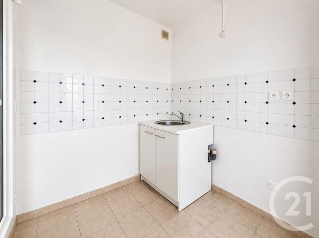 Appartement Studio &agrave; vendre - 1 pi&egrave;ce - 23,39 m2 - St Laurent Du Var - 06 - PROVENCE-ALPES-COTE-D-AZUR
