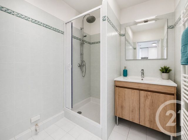 Appartement Studio &agrave; vendre - 1 pi&egrave;ce - 23,39 m2 - St Laurent Du Var - 06 - PROVENCE-ALPES-COTE-D-AZUR