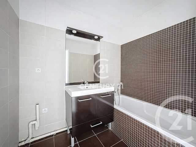 Appartement T4 &agrave; louer - 4 pi&egrave;ces - 92,35 m2 - Tassin La Demi Lune - 69 - RHONE-ALPES