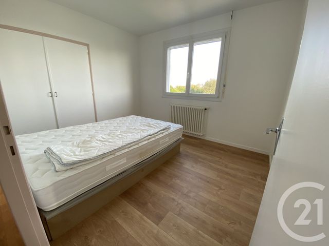 Maison &agrave; louer - 7 pi&egrave;ces - 137 m2 - Avrille - 85 - PAYS-DE-LOIRE