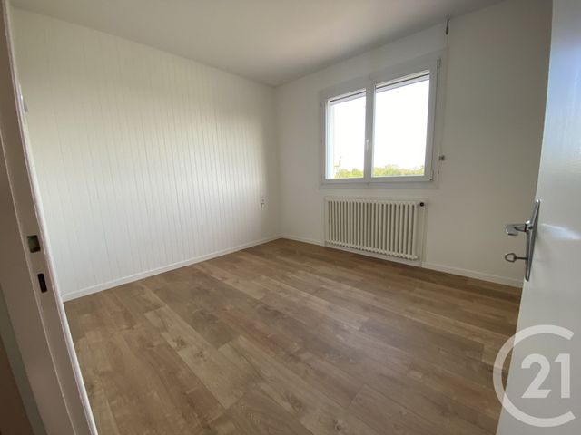 Maison &agrave; louer - 7 pi&egrave;ces - 137 m2 - Avrille - 85 - PAYS-DE-LOIRE