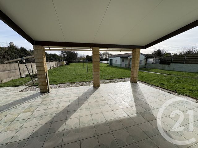 Maison &agrave; louer - 7 pi&egrave;ces - 137 m2 - Avrille - 85 - PAYS-DE-LOIRE