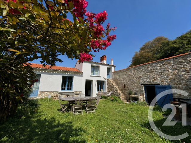 Maison 8 pièces 94 m² · au Bernard · 94,4 m² · 335 500 €