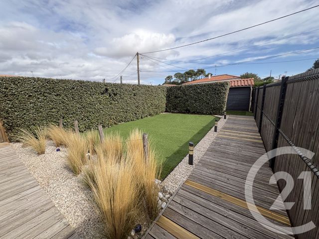 Maison &agrave; louer - 3 pi&egrave;ces - 52 m2 - Jard Sur Mer - 85 - PAYS-DE-LOIRE