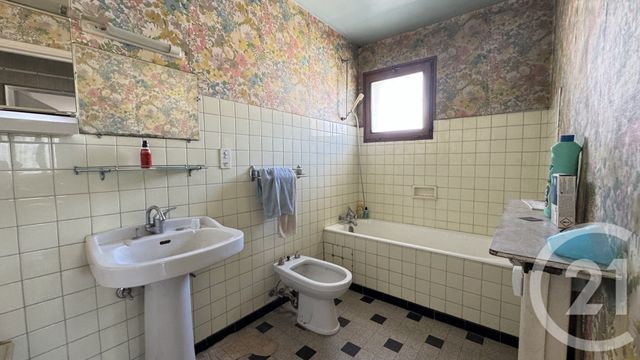 Appartement F4 à vendre - 4 pièces - 107,79 m2 - Gap - 05 - PROVENCE-ALPES-COTE-D-AZUR