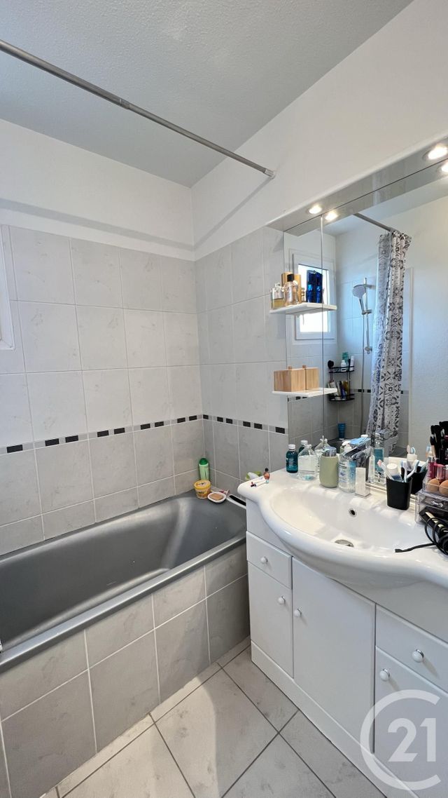 Appartement T3 à vendre - 3 pièces - 64,44 m2 - Gap - 05 - PROVENCE-ALPES-COTE-D-AZUR