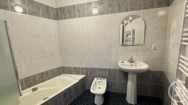 Appartement F3 à vendre - 3 pièces - 84,43 m2 - Gap - 05 - PROVENCE-ALPES-COTE-D-AZUR