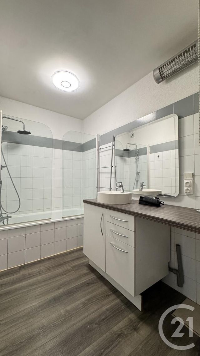 Appartement F3 à vendre - 3 pièces - 81,78 m2 - Gap - 05 - PROVENCE-ALPES-COTE-D-AZUR