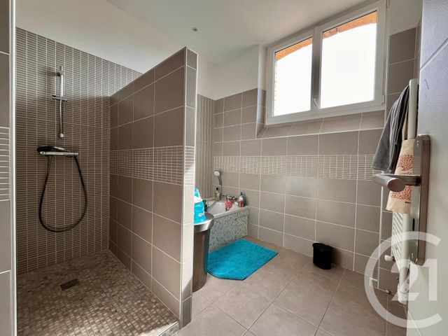 Appartement T4 à vendre - 5 pièces - 200,86 m2 - Gap - 05 - PROVENCE-ALPES-COTE-D-AZUR