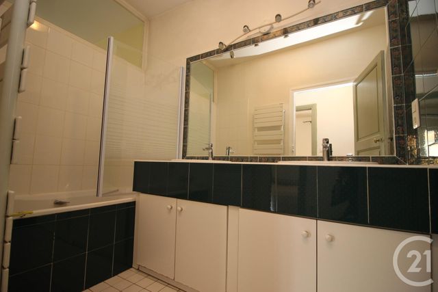 Appartement F4 à louer - 4 pièces - 137 m2 - Gap - 05 - PROVENCE-ALPES-COTE-D-AZUR