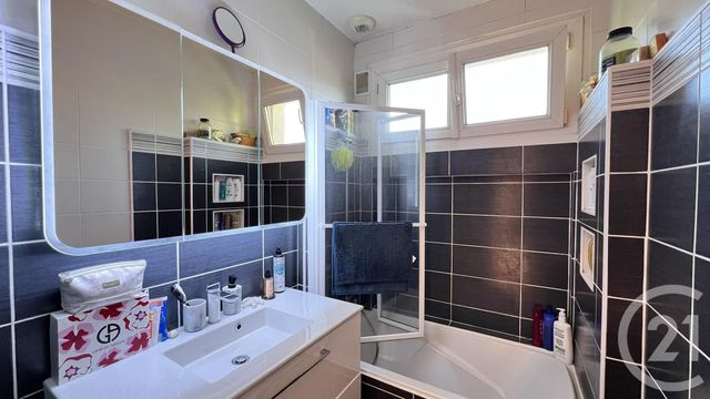 Appartement T4 à vendre - 4 pièces - 84,23 m2 - Gap - 05 - PROVENCE-ALPES-COTE-D-AZUR