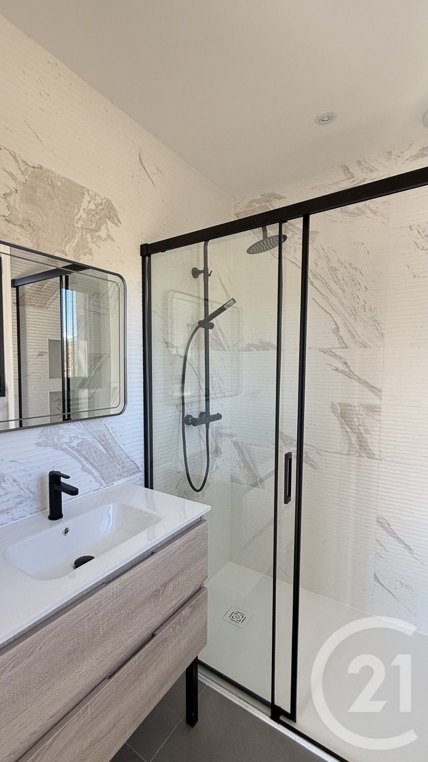 Maison à vendre - 5 pièces - 120 m2 - La Rochette - 05 - PROVENCE-ALPES-COTE-D-AZUR — 12