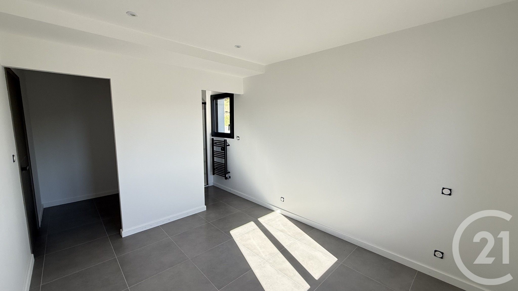 Maison à vendre - 5 pièces - 120 m2 - La Rochette - 05 - PROVENCE-ALPES-COTE-D-AZUR — 10