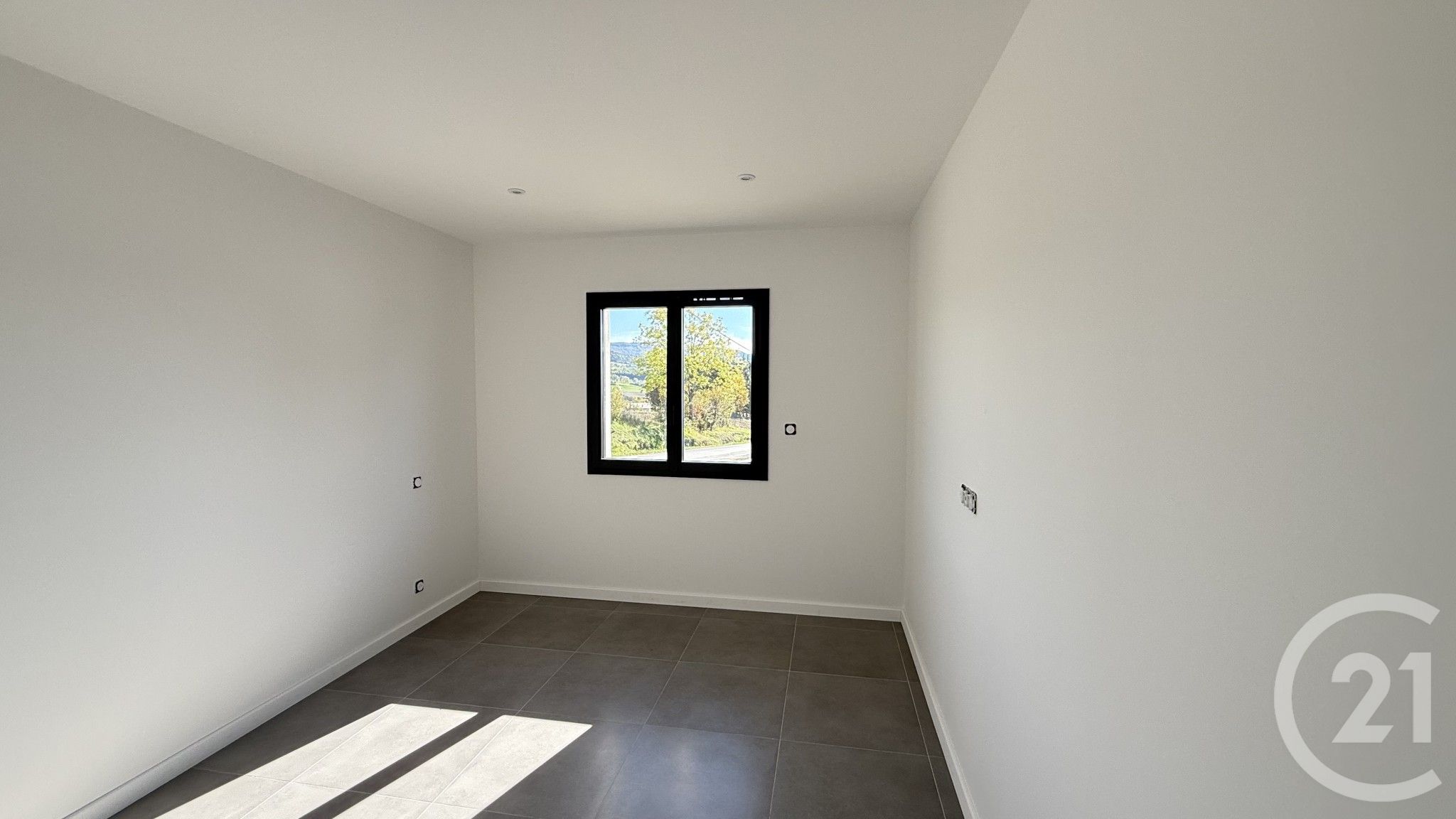 Maison à vendre - 5 pièces - 120 m2 - La Rochette - 05 - PROVENCE-ALPES-COTE-D-AZUR — 9