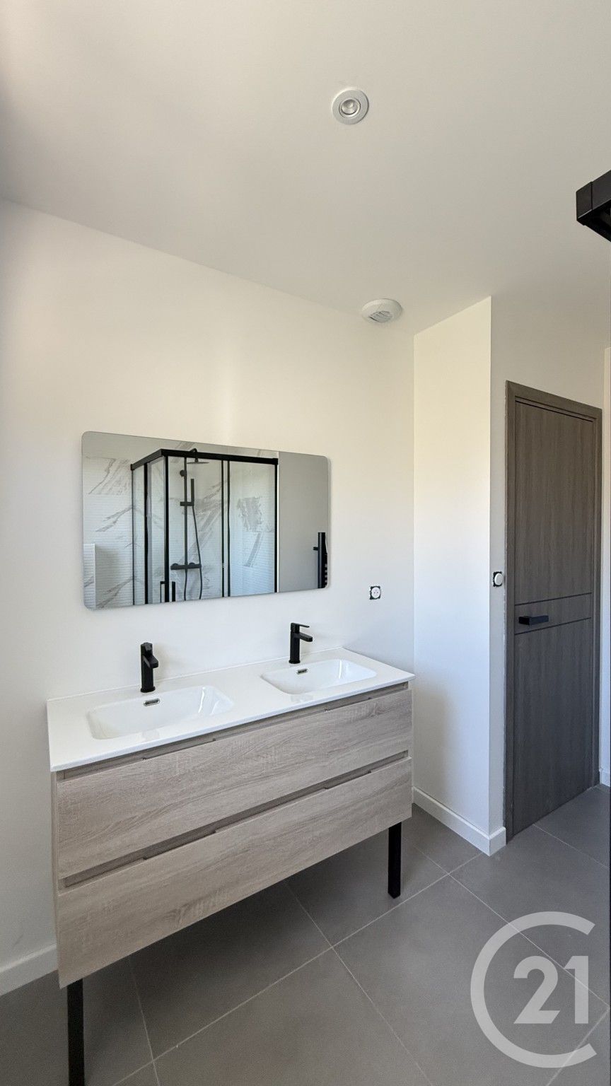 Maison à vendre - 5 pièces - 120 m2 - La Rochette - 05 - PROVENCE-ALPES-COTE-D-AZUR — 16