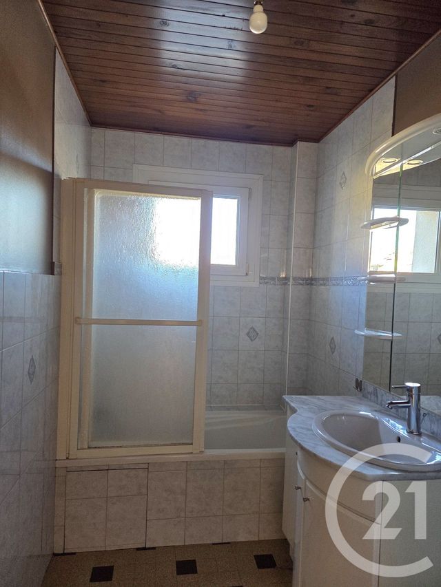 Appartement F3 &agrave; louer - 3 pi&egrave;ces - 59,10 m2 - Gap - 05 - PROVENCE-ALPES-COTE-D-AZUR