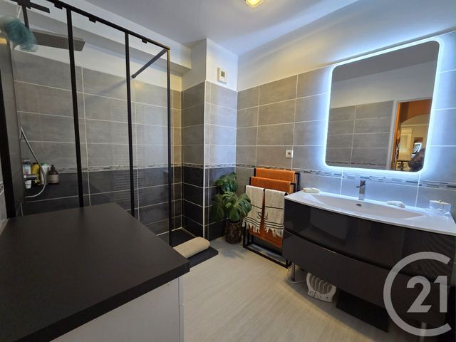 Appartement F3 à louer - 3 pièces - 66,96 m2 - Gap - 05 - PROVENCE-ALPES-COTE-D-AZUR