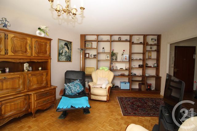 Appartement F3 &agrave; louer - 3 pi&egrave;ces - 76,81 m2 - Gap - 05 - PROVENCE-ALPES-COTE-D-AZUR