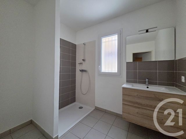 Appartement F3 &agrave; louer - 3 pi&egrave;ces - 56,50 m2 - Gap - 05 - PROVENCE-ALPES-COTE-D-AZUR