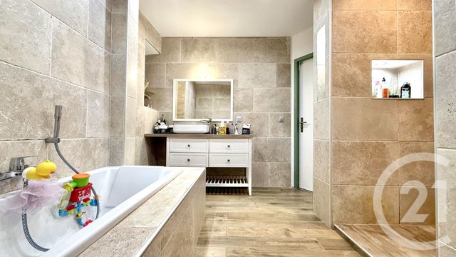 Appartement T3 &agrave; vendre - 3 pi&egrave;ces - 80,73 m2 - Gap - 05 - PROVENCE-ALPES-COTE-D-AZUR