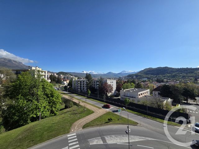 Appartement F3 &agrave; louer - 3 pi&egrave;ces - 73,41 m2 - Gap - 05 - PROVENCE-ALPES-COTE-D-AZUR