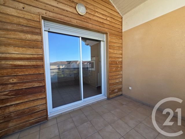 Appartement F3 &agrave; louer - 3 pi&egrave;ces - 73,41 m2 - Gap - 05 - PROVENCE-ALPES-COTE-D-AZUR