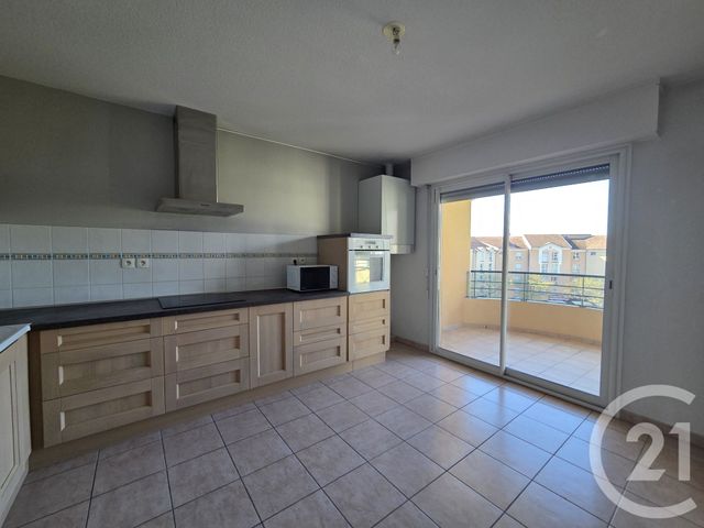 Appartement F3 &agrave; louer - 3 pi&egrave;ces - 73,41 m2 - Gap - 05 - PROVENCE-ALPES-COTE-D-AZUR