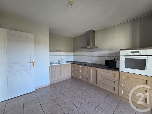 Appartement F3 &agrave; louer - 3 pi&egrave;ces - 73,41 m2 - Gap - 05 - PROVENCE-ALPES-COTE-D-AZUR
