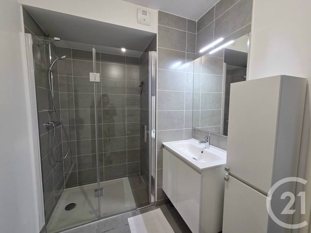 Appartement T3 &agrave; louer - 3 pi&egrave;ces - 56,97 m2 - Gap - 05 - PROVENCE-ALPES-COTE-D-AZUR