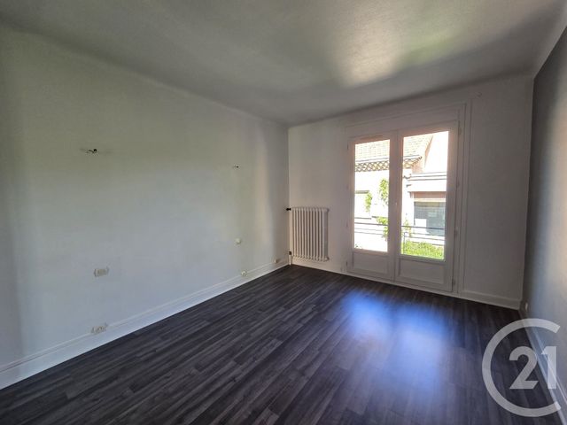 Appartement F5 &agrave; louer - 5 pi&egrave;ces - 104,46 m2 - Gap - 05 - PROVENCE-ALPES-COTE-D-AZUR