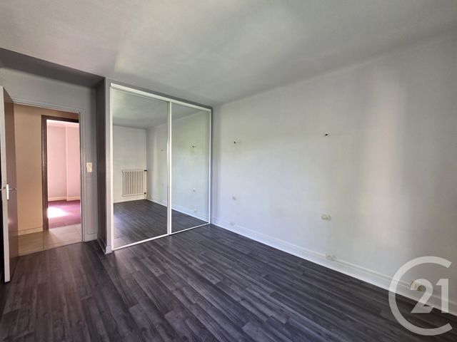 Appartement F5 &agrave; louer - 5 pi&egrave;ces - 104,46 m2 - Gap - 05 - PROVENCE-ALPES-COTE-D-AZUR