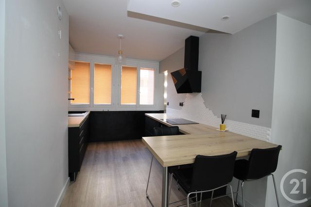 Appartement F4 &agrave; louer - 4 pi&egrave;ces - 92,99 m2 - Gap - 05 - PROVENCE-ALPES-COTE-D-AZUR