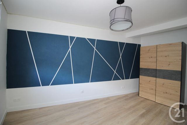 Appartement F4 &agrave; louer - 4 pi&egrave;ces - 92,99 m2 - Gap - 05 - PROVENCE-ALPES-COTE-D-AZUR