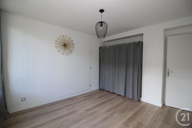 Appartement F4 &agrave; louer - 4 pi&egrave;ces - 92,99 m2 - Gap - 05 - PROVENCE-ALPES-COTE-D-AZUR