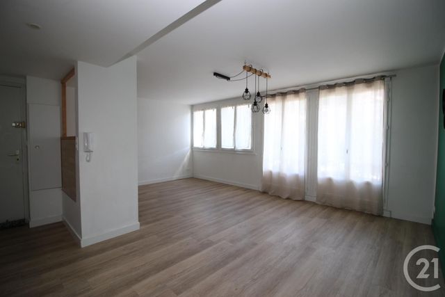 Appartement F4 &agrave; louer - 4 pi&egrave;ces - 92,99 m2 - Gap - 05 - PROVENCE-ALPES-COTE-D-AZUR