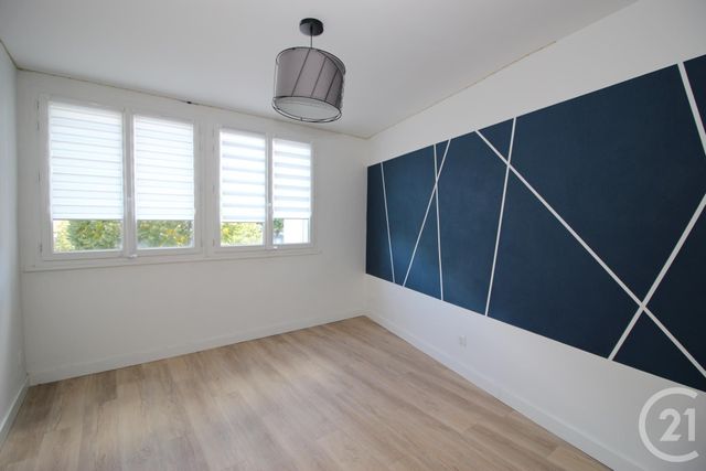 Appartement F4 &agrave; louer - 4 pi&egrave;ces - 92,99 m2 - Gap - 05 - PROVENCE-ALPES-COTE-D-AZUR
