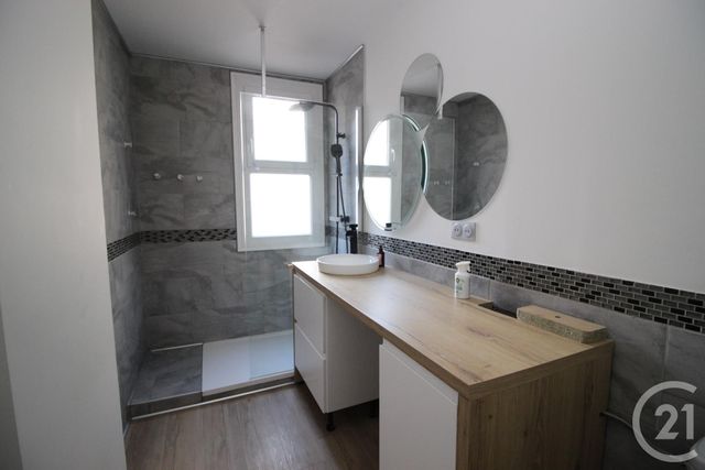 Appartement F4 &agrave; louer - 4 pi&egrave;ces - 92,99 m2 - Gap - 05 - PROVENCE-ALPES-COTE-D-AZUR